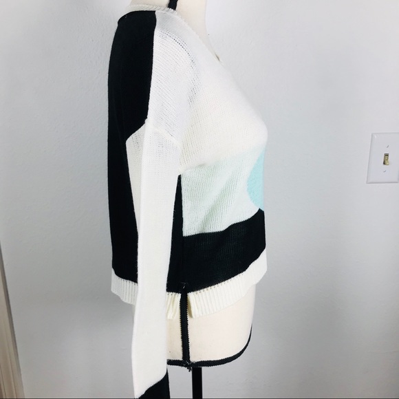 KIRRA SHORT LARGE STRIPE HEART PULLOVER SWEATER - Picture 3 of 5